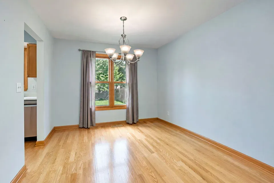 3 Bed 2 Bath Traditional Suburban Family Home in Kenosha, WI - 5