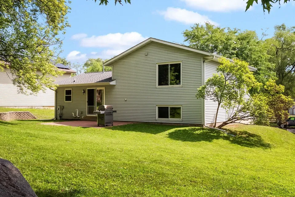 3 Bed 2 Bath Traditional Suburban Family Home in Madison, WI - 5