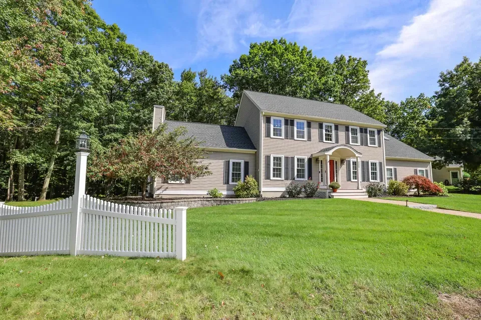 3 Bed 2 Bath Traditional Suburban Family Home in Manchester, NH - 2