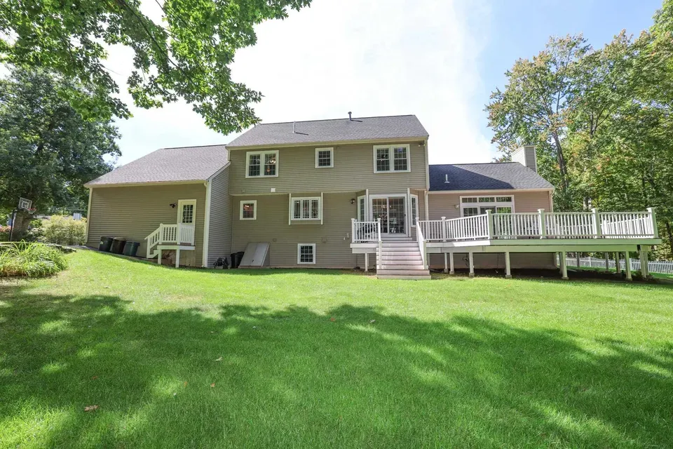3 Bed 2 Bath Traditional Suburban Family Home in Manchester, NH - 5