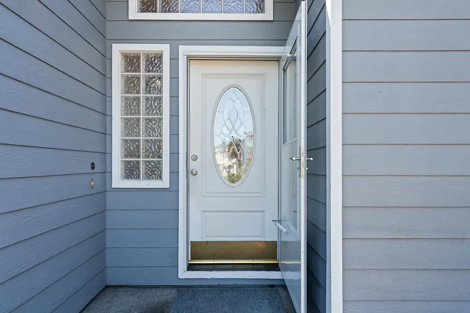 3 Bed 2 Bath Traditional Suburban Family Home in Medford, OR - 4