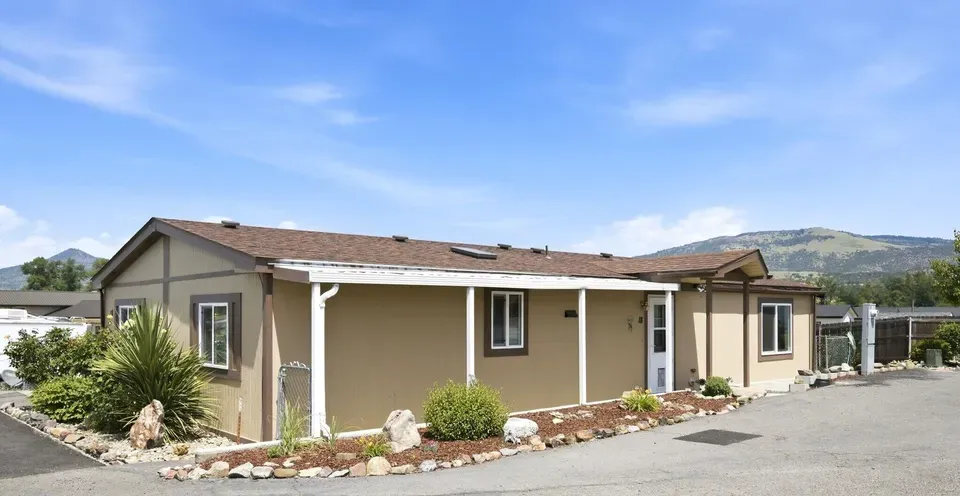 3 Bed 2 Bath Traditional Suburban Family Home in Medford, OR