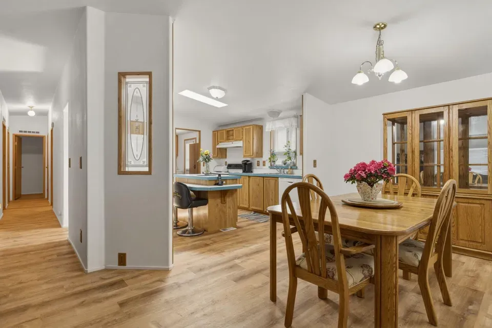 3 Bed 2 Bath Traditional Suburban Family Home in Medford, OR - 5