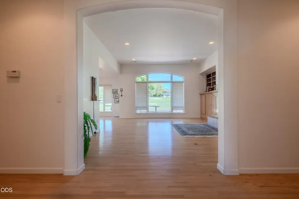 3 Bed 2 Bath Traditional Suburban Family Home in Medford, OR - 4