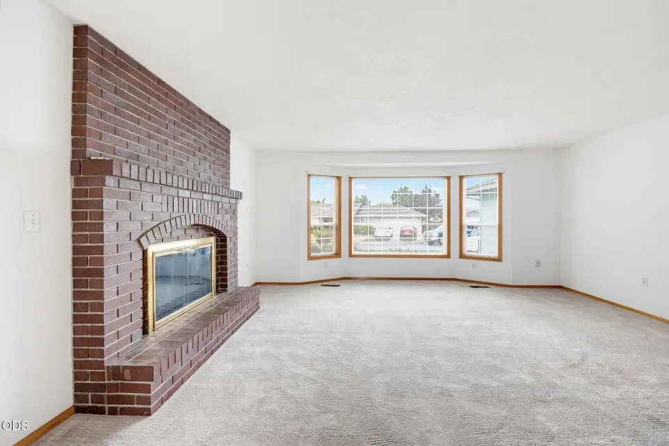 3 Bed 2 Bath Traditional Suburban Family Home in Medford, OR - 5