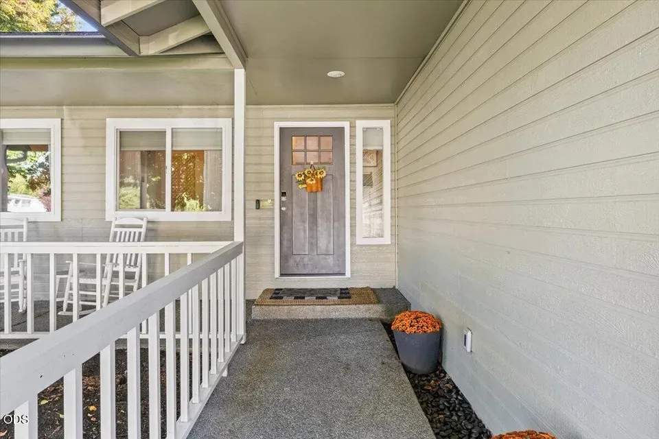 3 Bed 2 Bath Traditional Suburban Family Home in Medford, OR - 4
