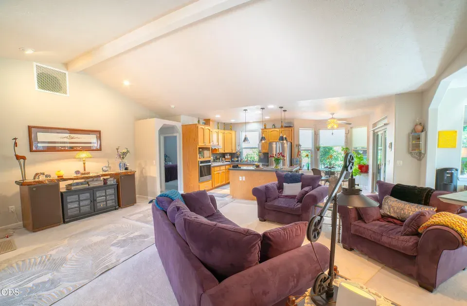 3 Bed 2 Bath Traditional Suburban Family Home in Medford, OR - 2