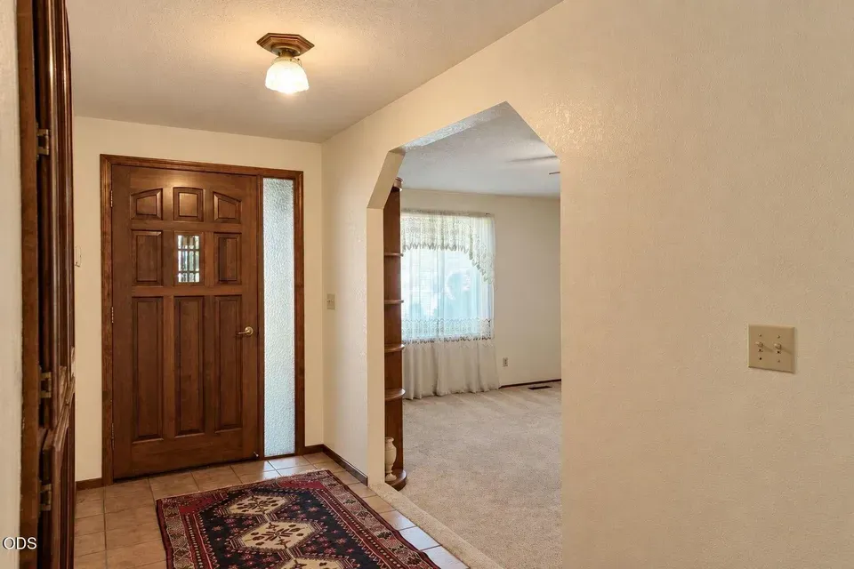 3 Bed 2 Bath Traditional Suburban Family Home in Medford, OR - 4