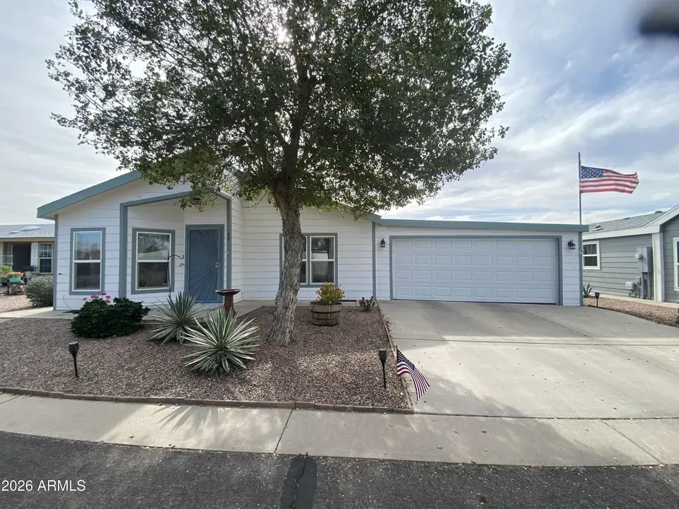 3 Bed 2 Bath Traditional Suburban Family Home in Mesa, AZ