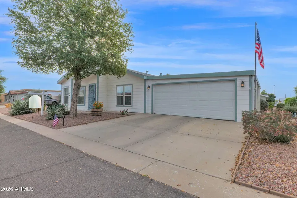 3 Bed 2 Bath Traditional Suburban Family Home in Mesa, AZ - 3