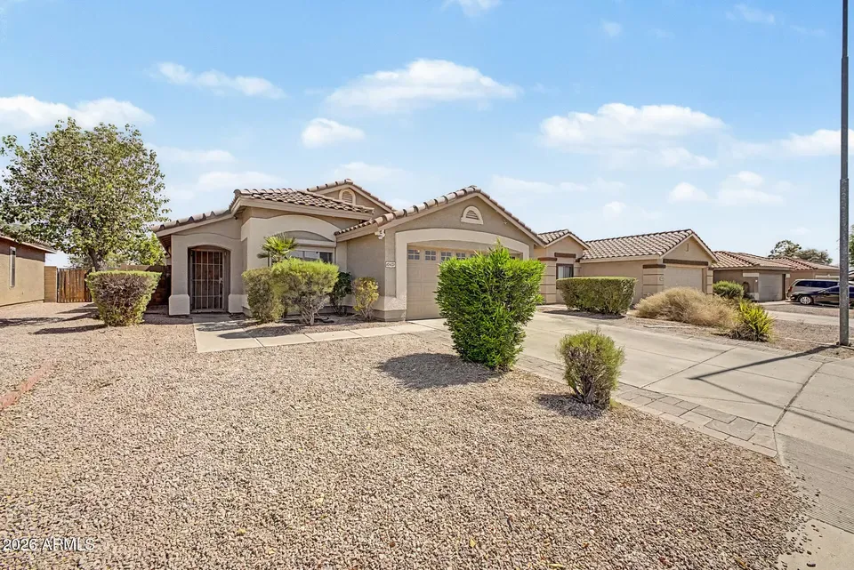 3 Bed 2 Bath Traditional Suburban Family Home in Mesa, AZ - 2