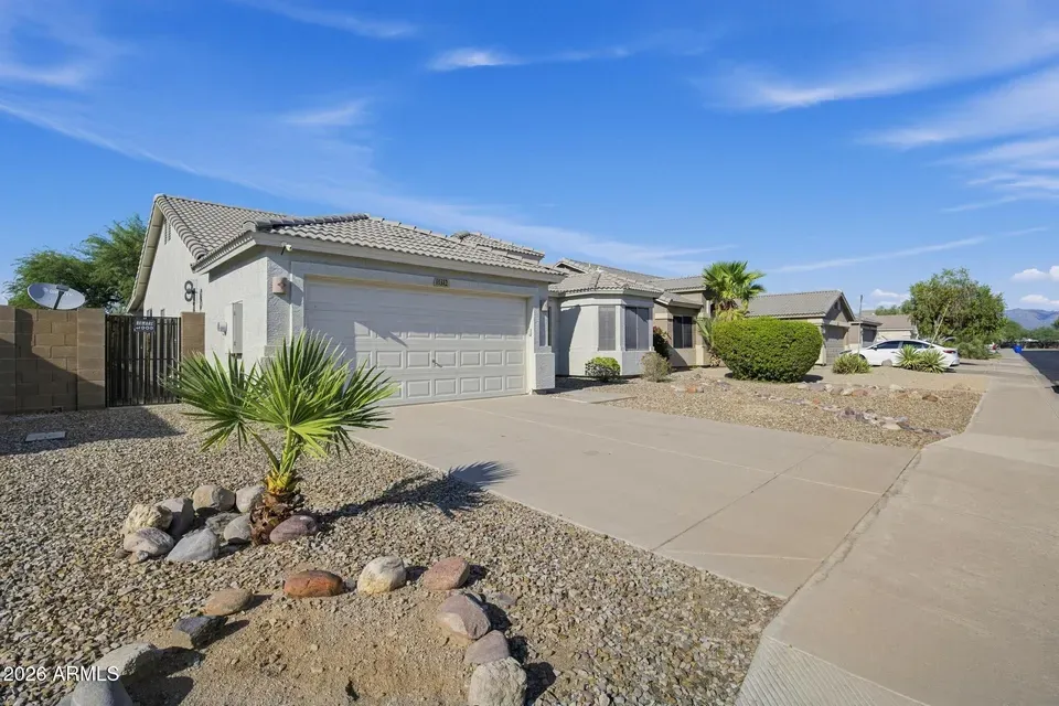 3 Bed 2 Bath Traditional Suburban Family Home in Mesa, AZ - 2
