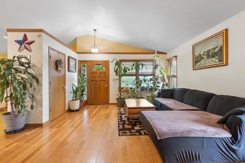 3 Bed 2 Bath Traditional Suburban Family Home in Milwaukee, WI - 5