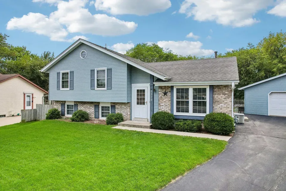 3 Bed 2 Bath Traditional Suburban Family Home in Milwaukee, WI
