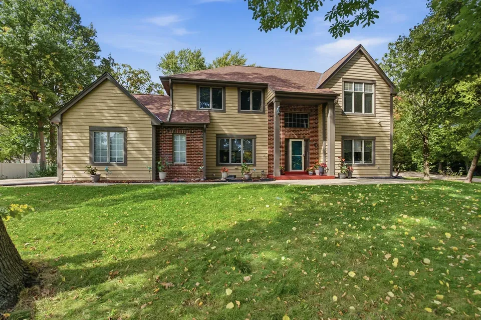 3 Bed 2 Bath Traditional Suburban Family Home in Milwaukee, WI - 1