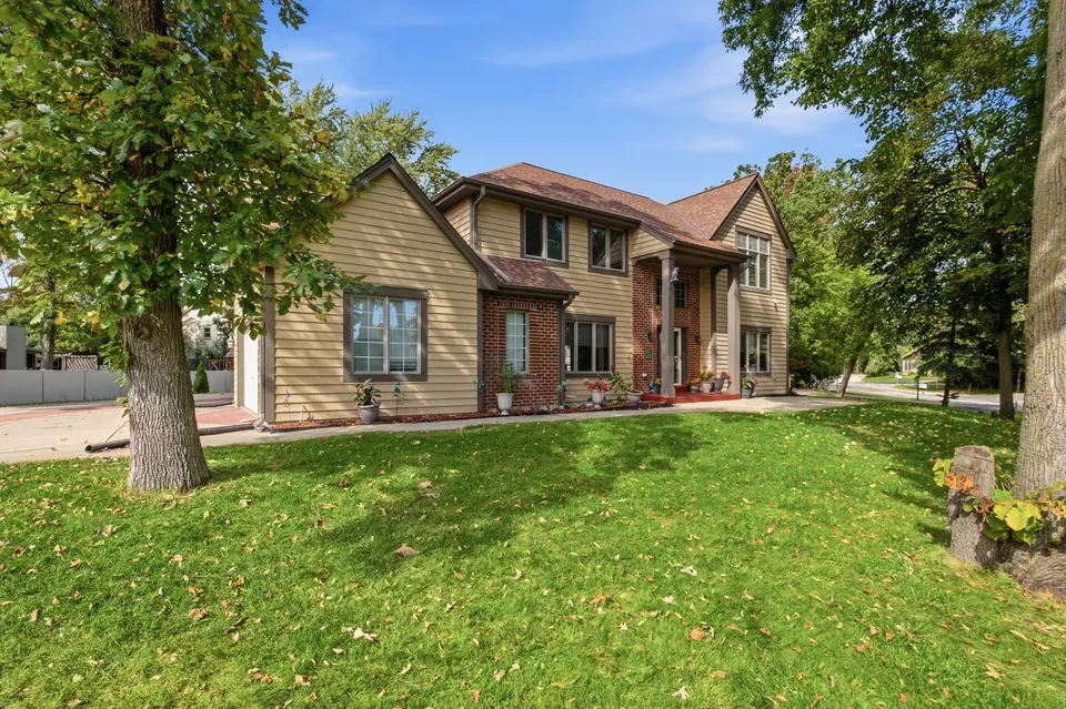 3 Bed 2 Bath Traditional Suburban Family Home in Milwaukee, WI - 3