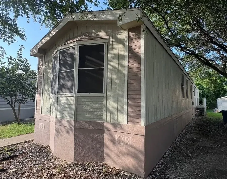 3 Bed 2 Bath Traditional Suburban Family Home in New Braunfels, TX - 1