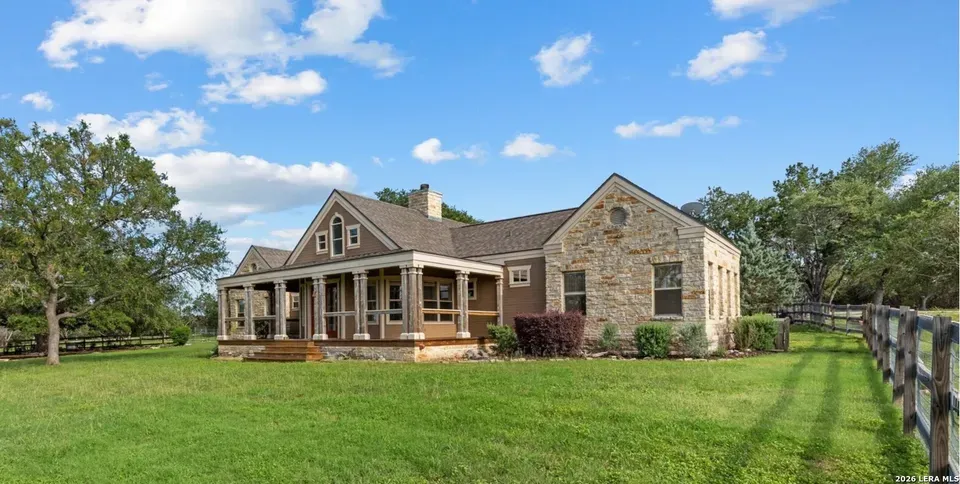 3 Bed 2 Bath Traditional Suburban Family Home in New Braunfels, TX - 1