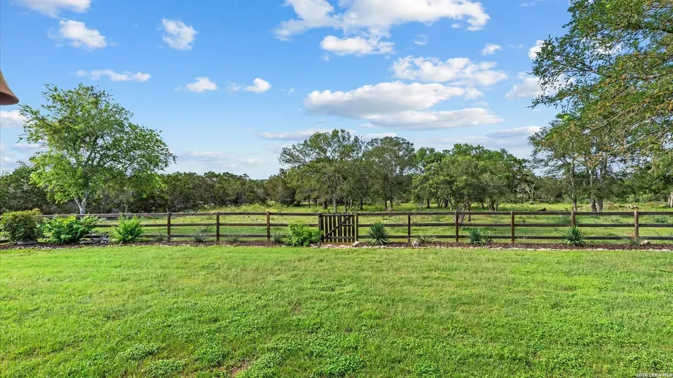 3 Bed 2 Bath Traditional Suburban Family Home in New Braunfels, TX - 4