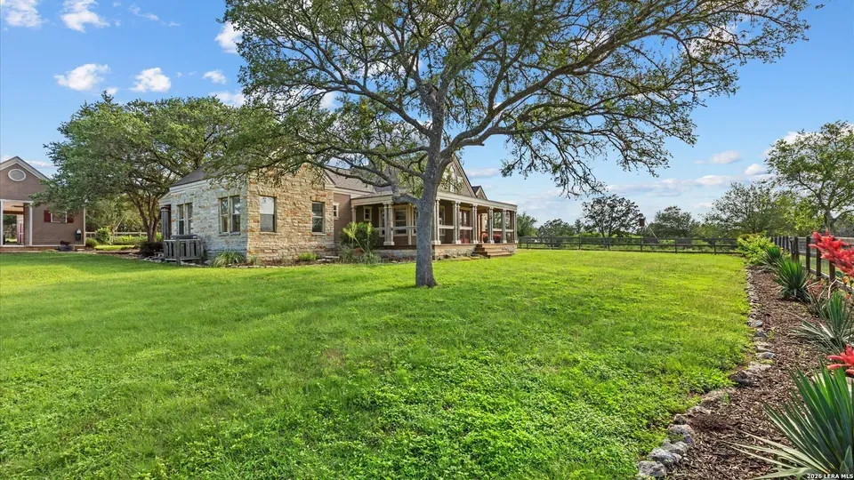 3 Bed 2 Bath Traditional Suburban Family Home in New Braunfels, TX - 5