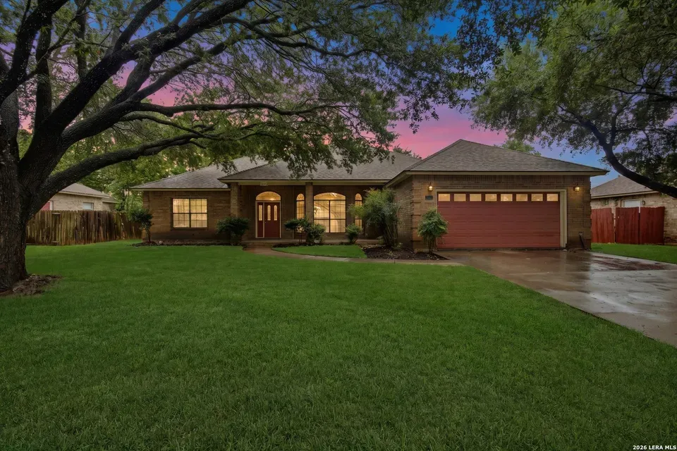 3 Bed 2 Bath Traditional Suburban Family Home in New Braunfels, TX - 2