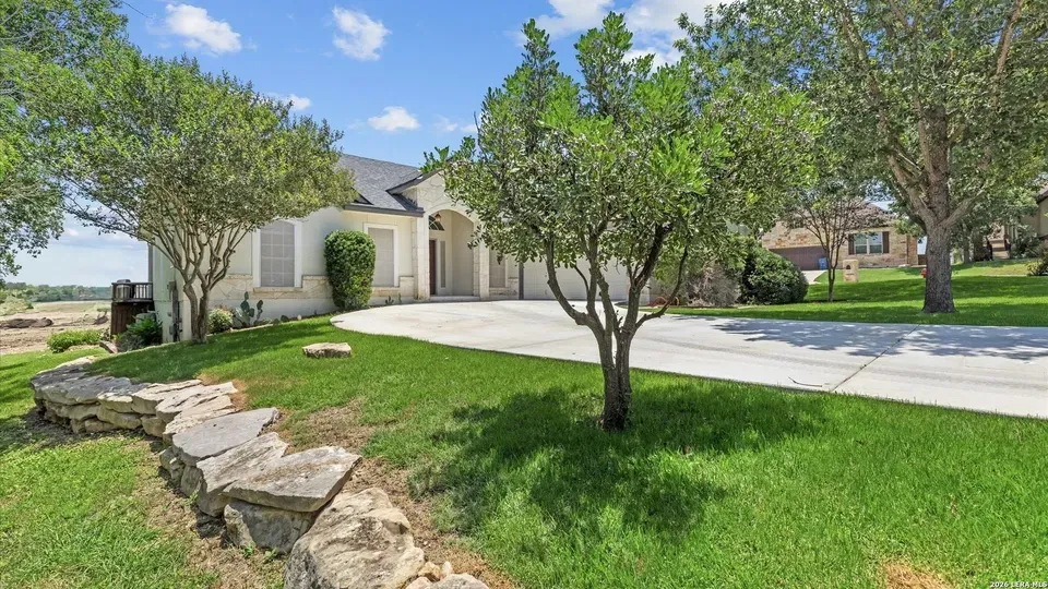 3 Bed 2 Bath Traditional Suburban Family Home in New Braunfels, TX - 2