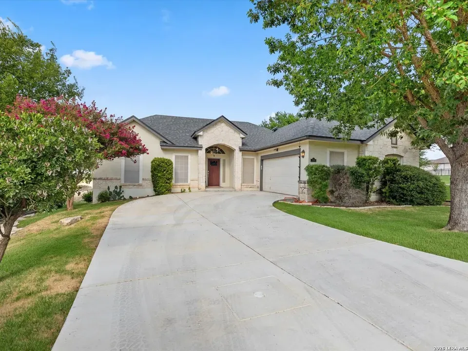 3 Bed 2 Bath Traditional Suburban Family Home in New Braunfels, TX - 3