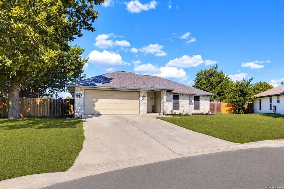 3 Bed 2 Bath Traditional Suburban Family Home in New Braunfels, TX - 2