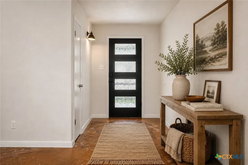 3 Bed 2 Bath Traditional Suburban Family Home in New Braunfels, TX - 3