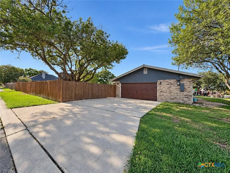 3 Bed 2 Bath Traditional Suburban Family Home in New Braunfels, TX - 4
