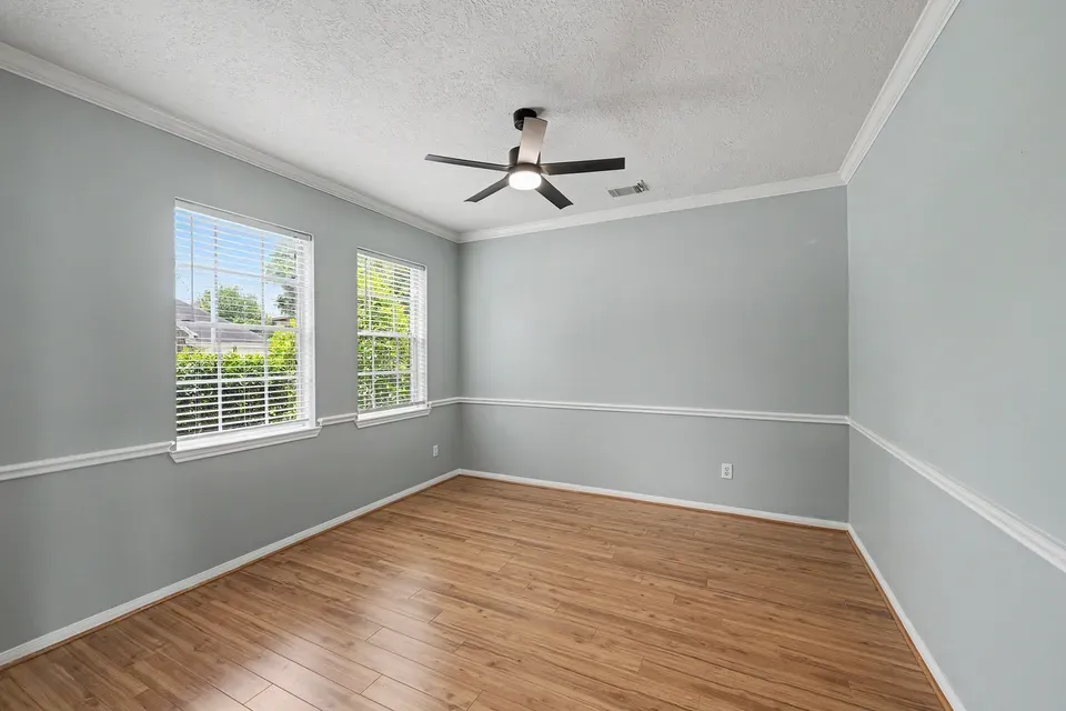3 Bed 2 Bath Traditional Suburban Family Home in Pearland, TX - 3