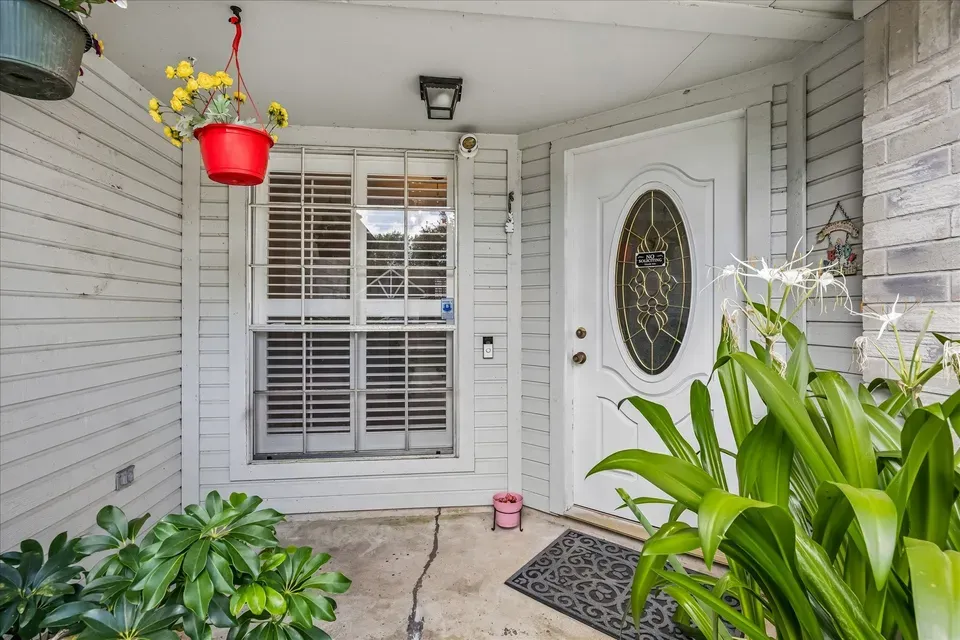3 Bed 2 Bath Traditional Suburban Family Home in Pearland, TX - 4