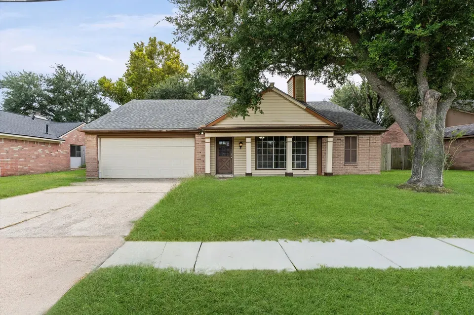 3 Bed 2 Bath Traditional Suburban Family Home in Pearland, TX - 4