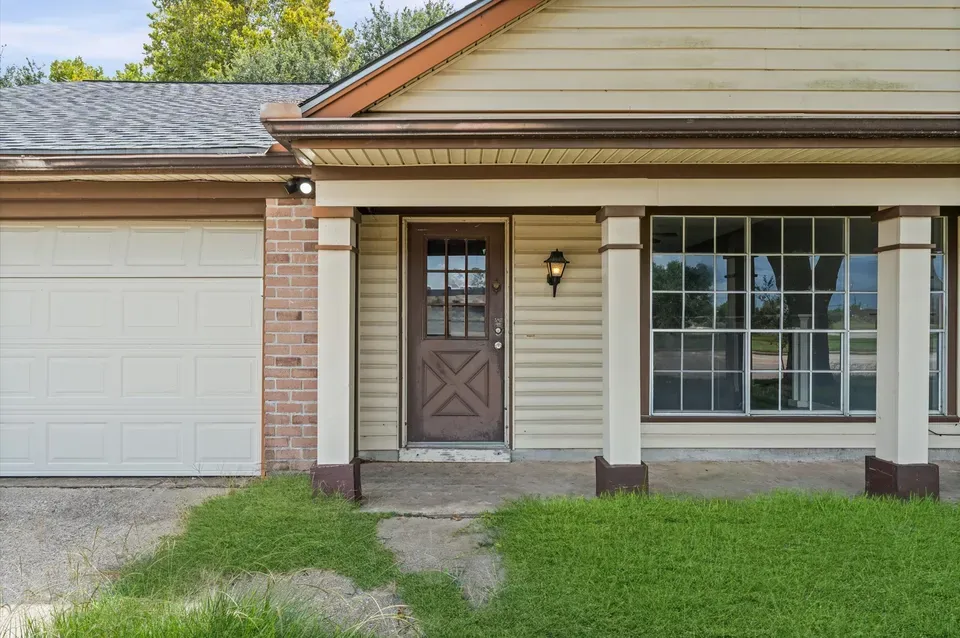 3 Bed 2 Bath Traditional Suburban Family Home in Pearland, TX - 5