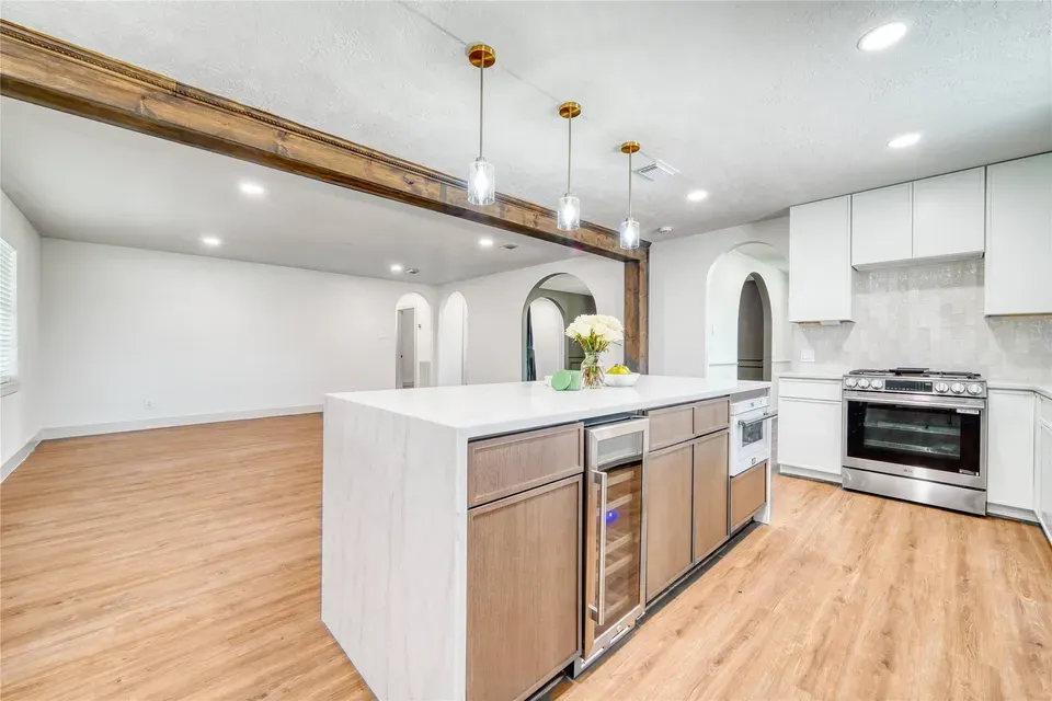 3 Bed 2 Bath Traditional Suburban Family Home in Pearland, TX - 1