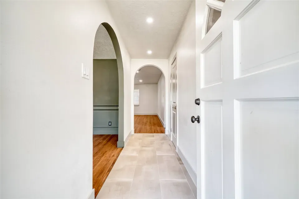 3 Bed 2 Bath Traditional Suburban Family Home in Pearland, TX - 3