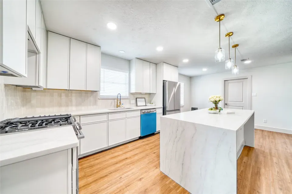 3 Bed 2 Bath Traditional Suburban Family Home in Pearland, TX - 5