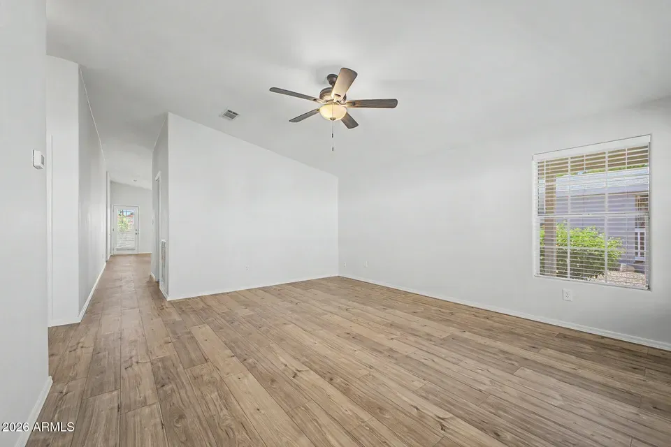 3 Bed 2 Bath Traditional Suburban Family Home in Phoenix, AZ - 4