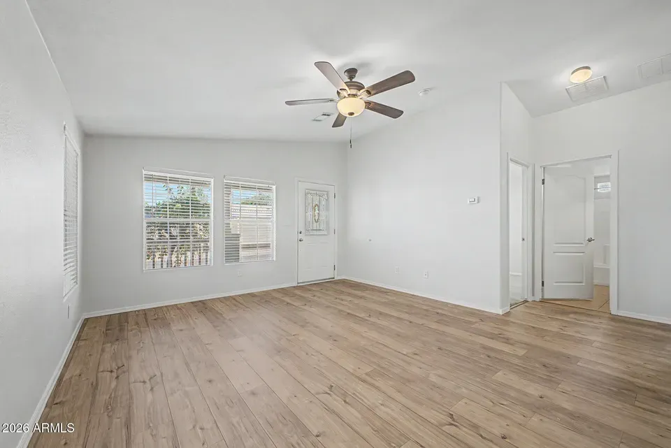 3 Bed 2 Bath Traditional Suburban Family Home in Phoenix, AZ - 5