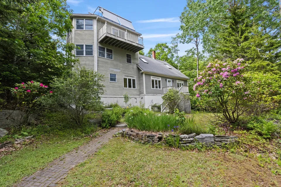 3 Bed 2 Bath Traditional Suburban Family Home in Portland, ME - 1