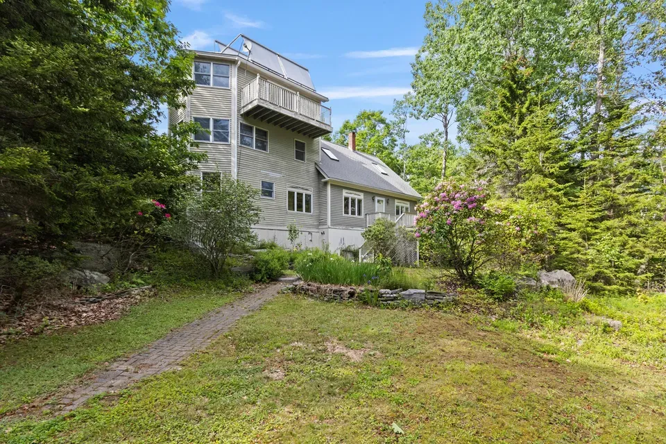 3 Bed 2 Bath Traditional Suburban Family Home in Portland, ME - 3