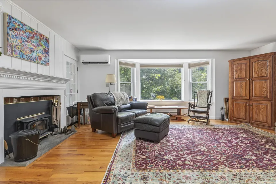 3 Bed 2 Bath Traditional Suburban Family Home in Portland, ME - 4