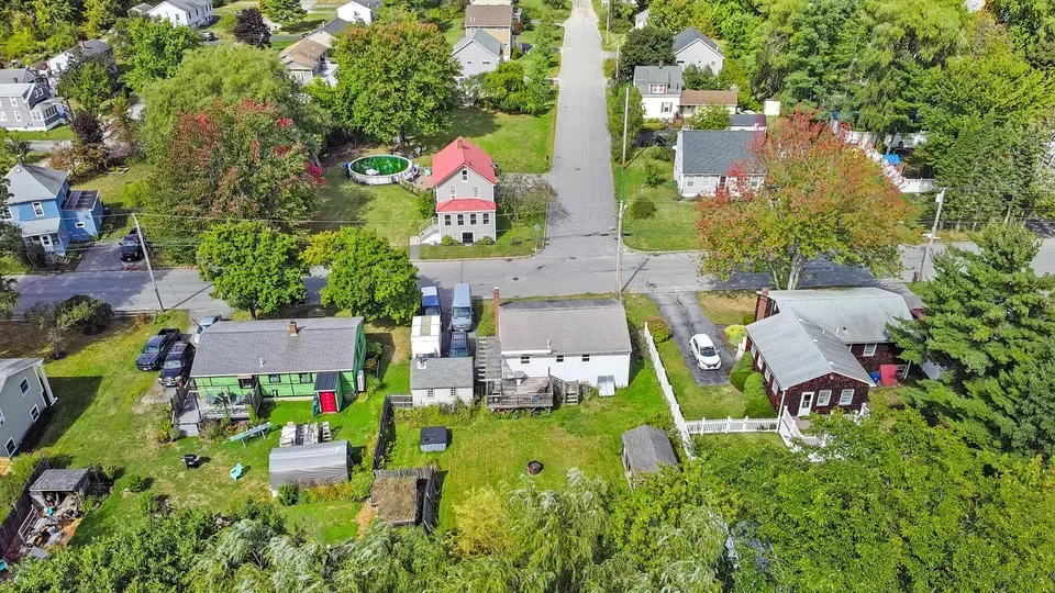 3 Bed 2 Bath Traditional Suburban Family Home in Portland, ME - 4