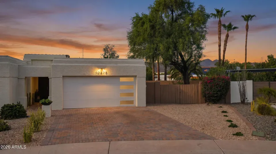 3 Bed 2 Bath Traditional Suburban Family Home in Scottsdale, AZ - 2