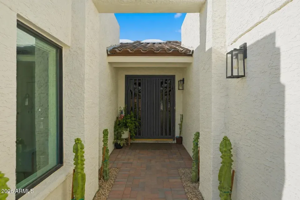 3 Bed 2 Bath Traditional Suburban Family Home in Scottsdale, AZ - 4