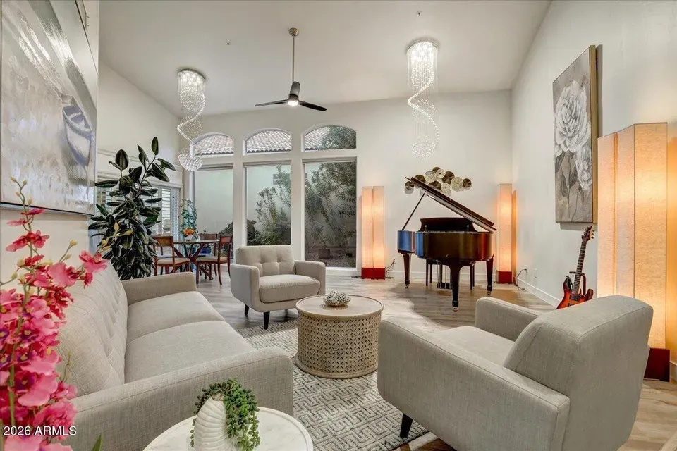 3 Bed 2 Bath Traditional Suburban Family Home in Scottsdale, AZ - 1