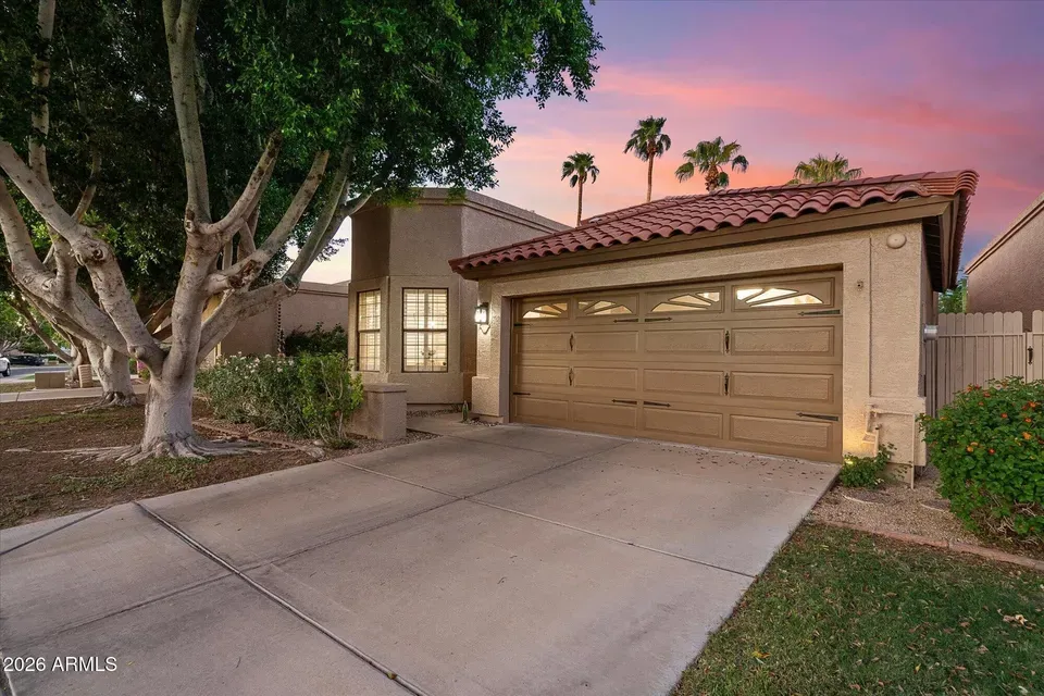 3 Bed 2 Bath Traditional Suburban Family Home in Scottsdale, AZ - 1