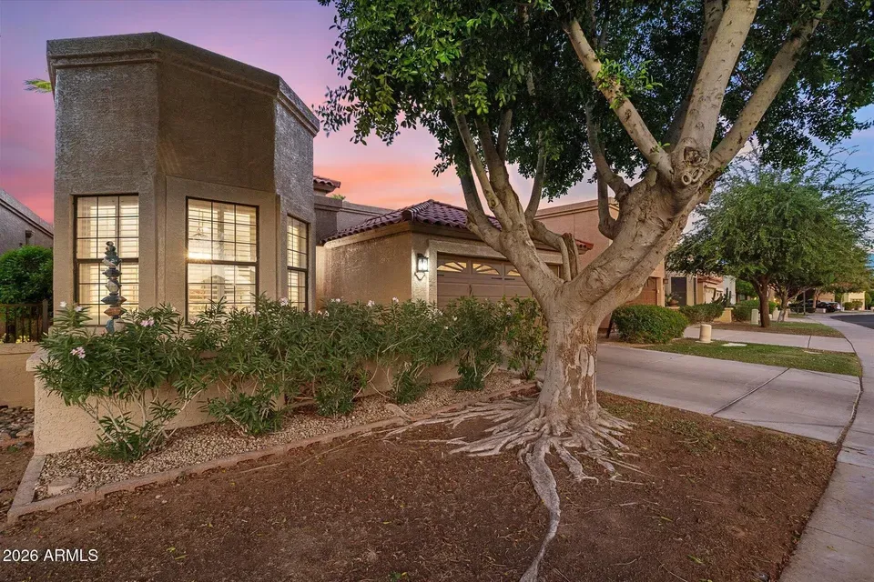 3 Bed 2 Bath Traditional Suburban Family Home in Scottsdale, AZ - 2