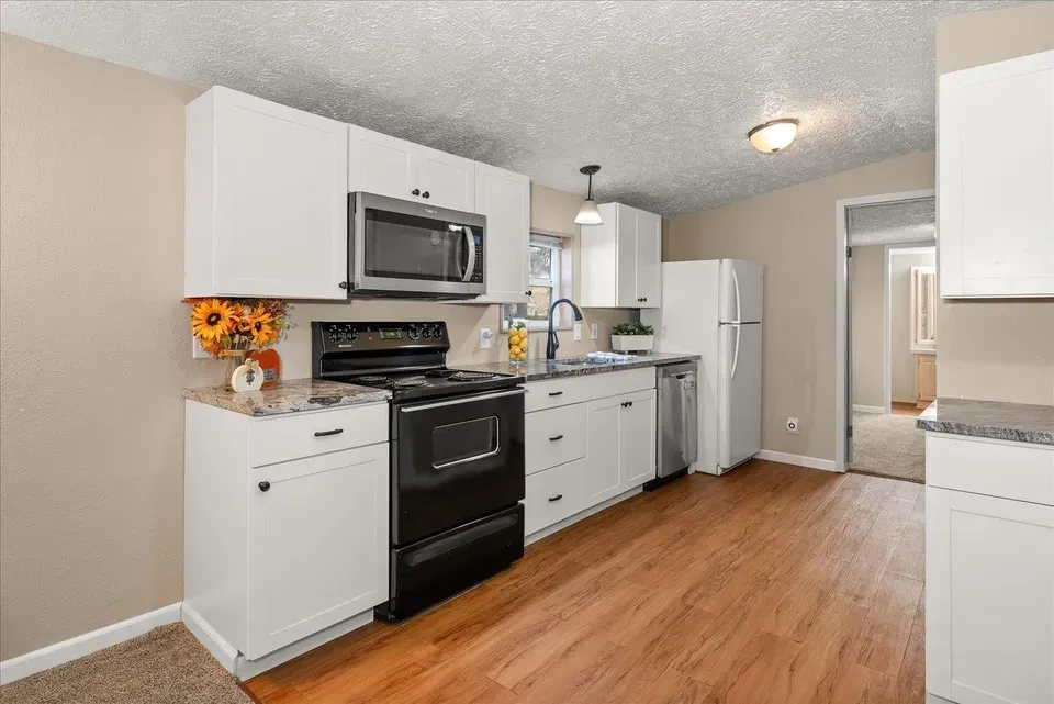 3 Bed 2 Bath Traditional Suburban Family Home in Spokane, WA - 4