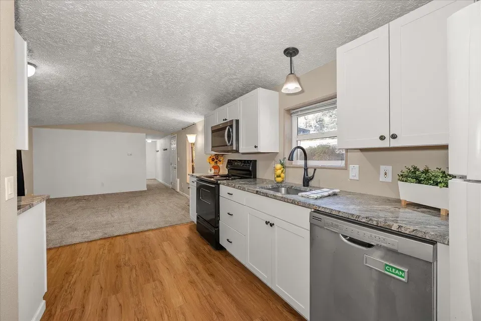 3 Bed 2 Bath Traditional Suburban Family Home in Spokane, WA - 5